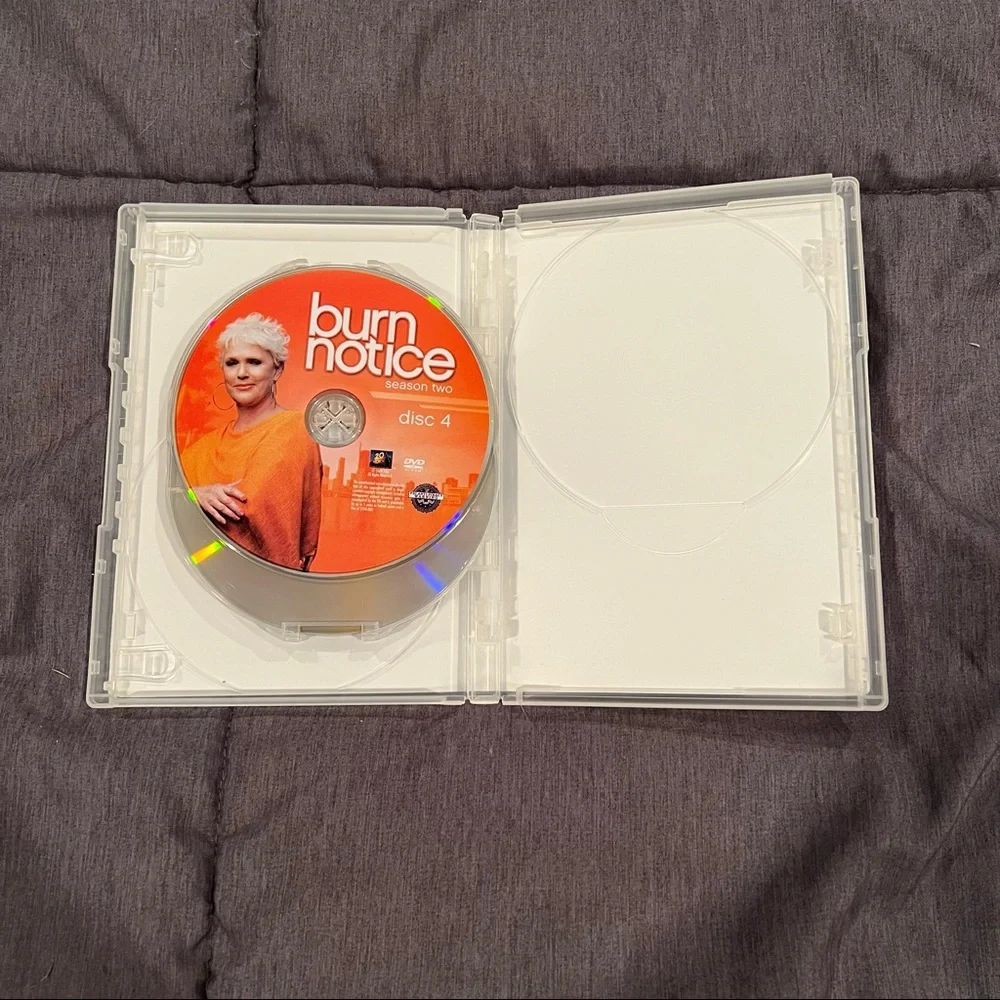 Burn Notice Seasons 1-3 on DVD Spy Action Drama USS Network Jeffrey Donovan - Picture 11 of 16